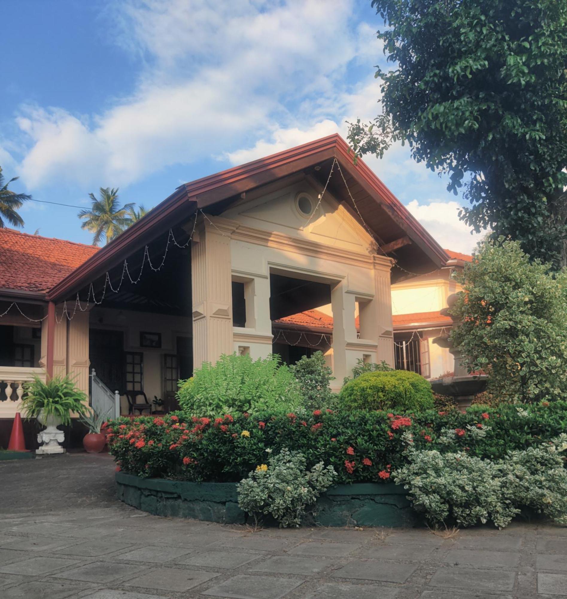 Hotel Grand Colonial Viveka Kurunegala Esterno foto