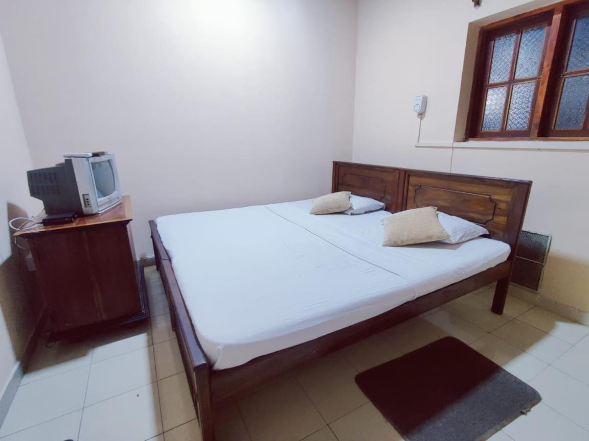 Hotel Grand Colonial Viveka Kurunegala Esterno foto
