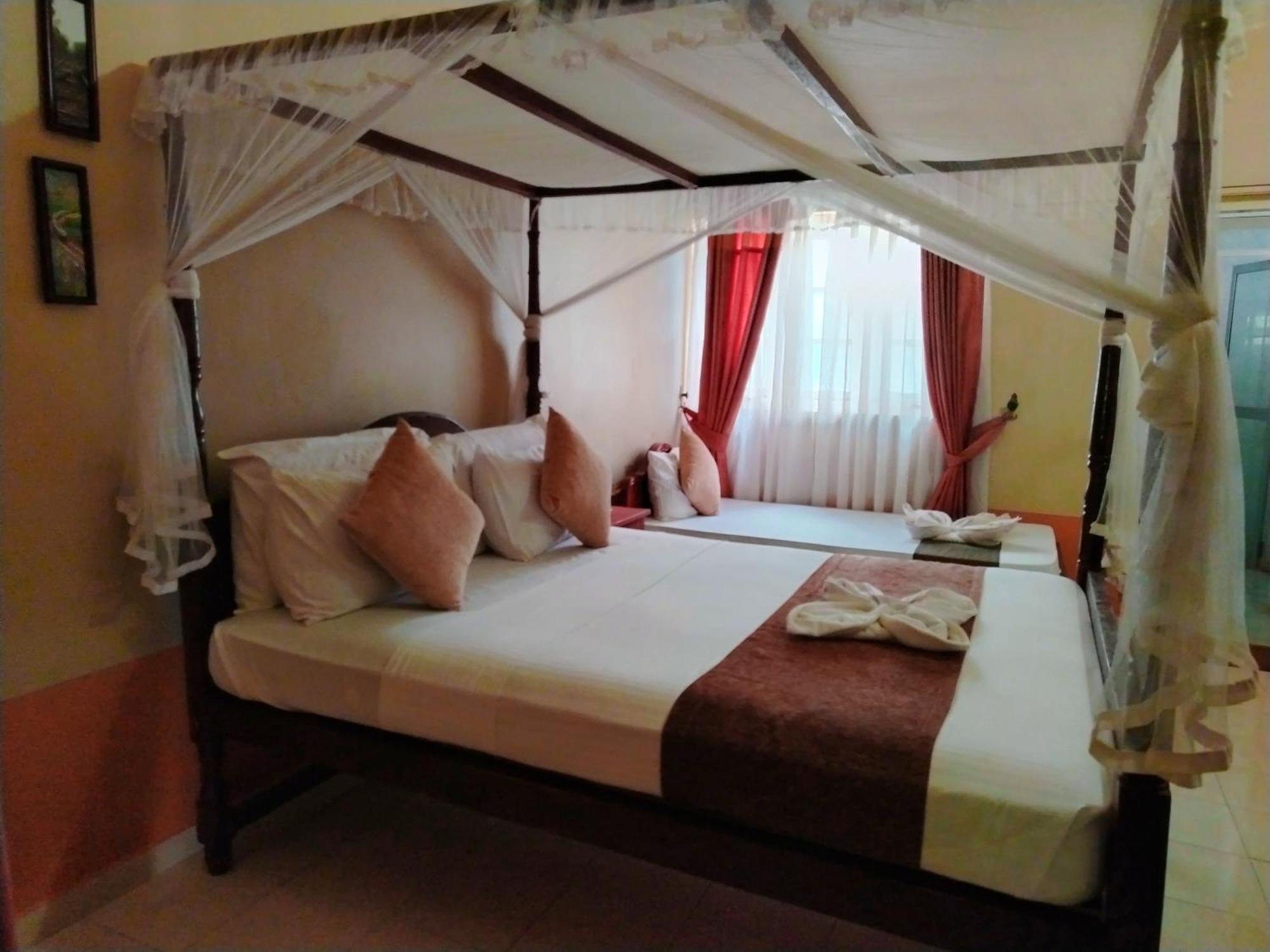 Hotel Grand Colonial Viveka Kurunegala Esterno foto